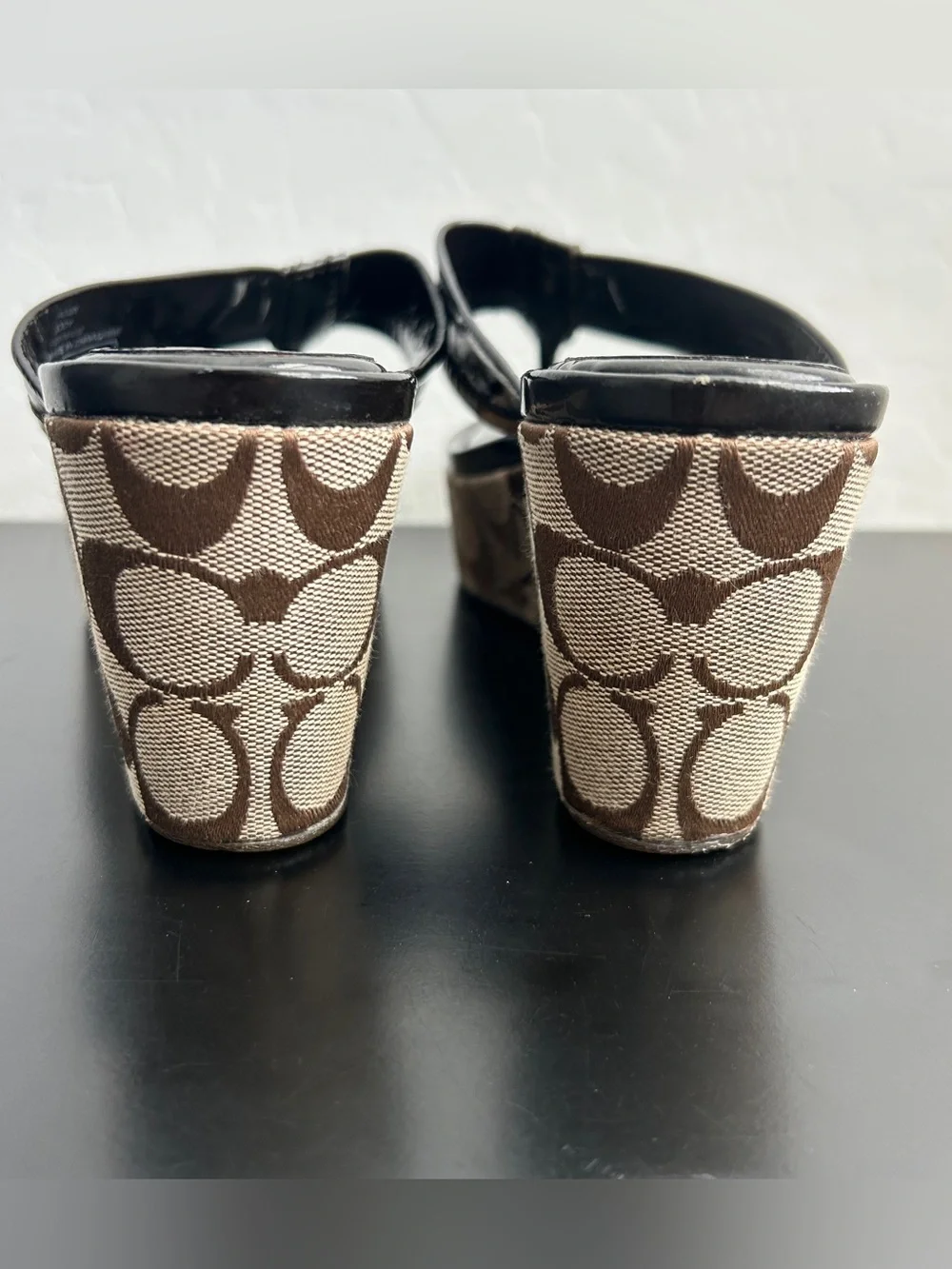 Y2K Coach Jody Black Patent Leather Signature Platform Sandals sz 8